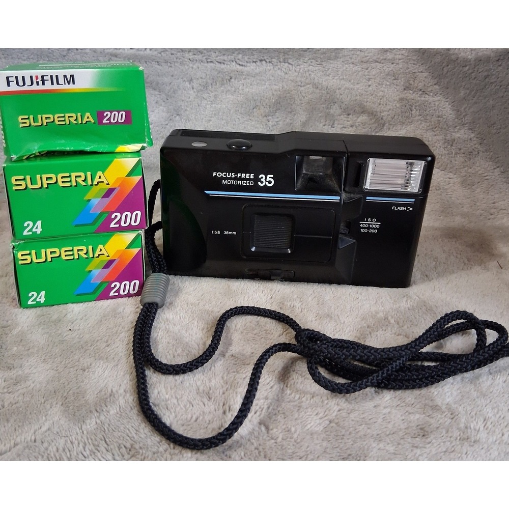 Vtg Sears Focus-Free Motorized 35mm Film Camera Kit w/ 3 Rolls Expired Fuji Film